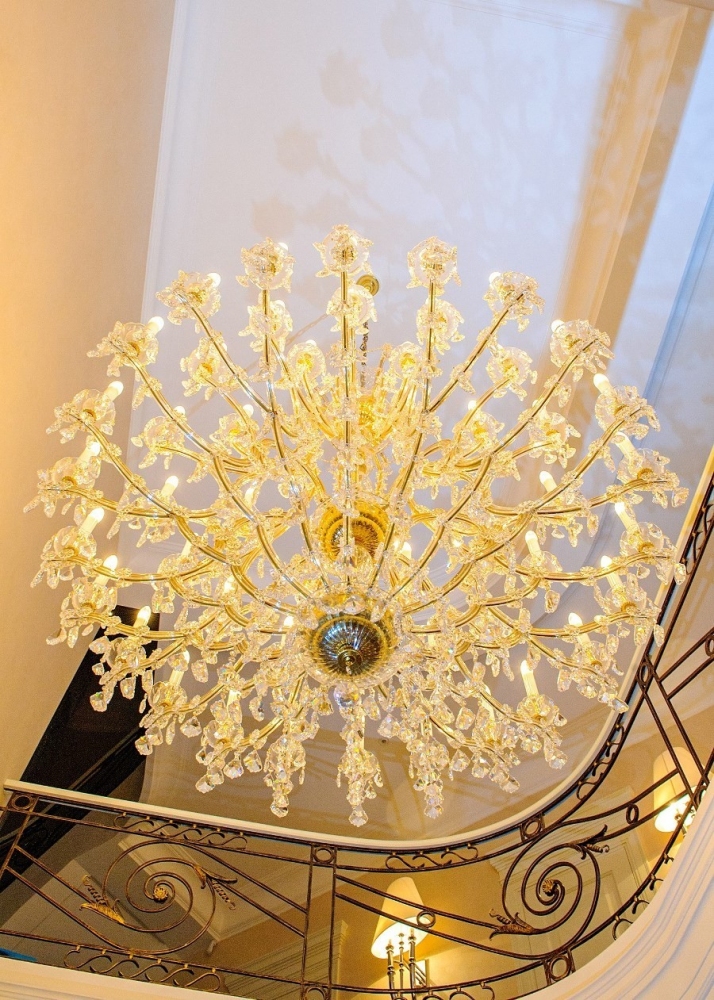 Luxurious classic bronze chandelier with crystal pendants (series 