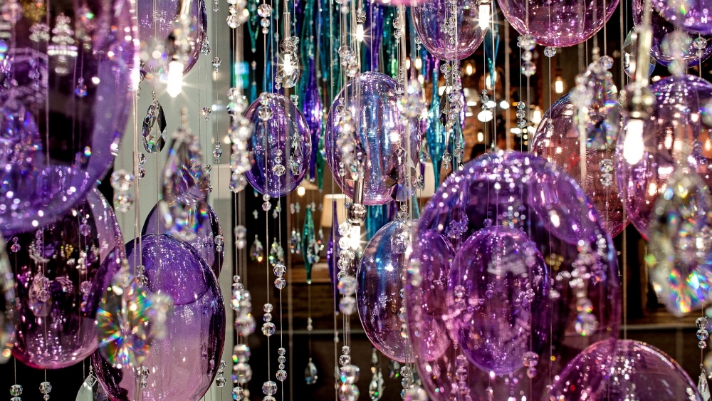 Elite luminaire with glass drops