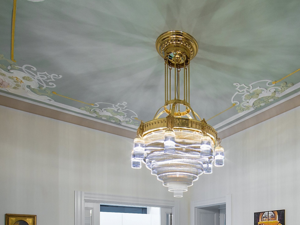 Modern bronze chandelier with crystal pendants (Circle)